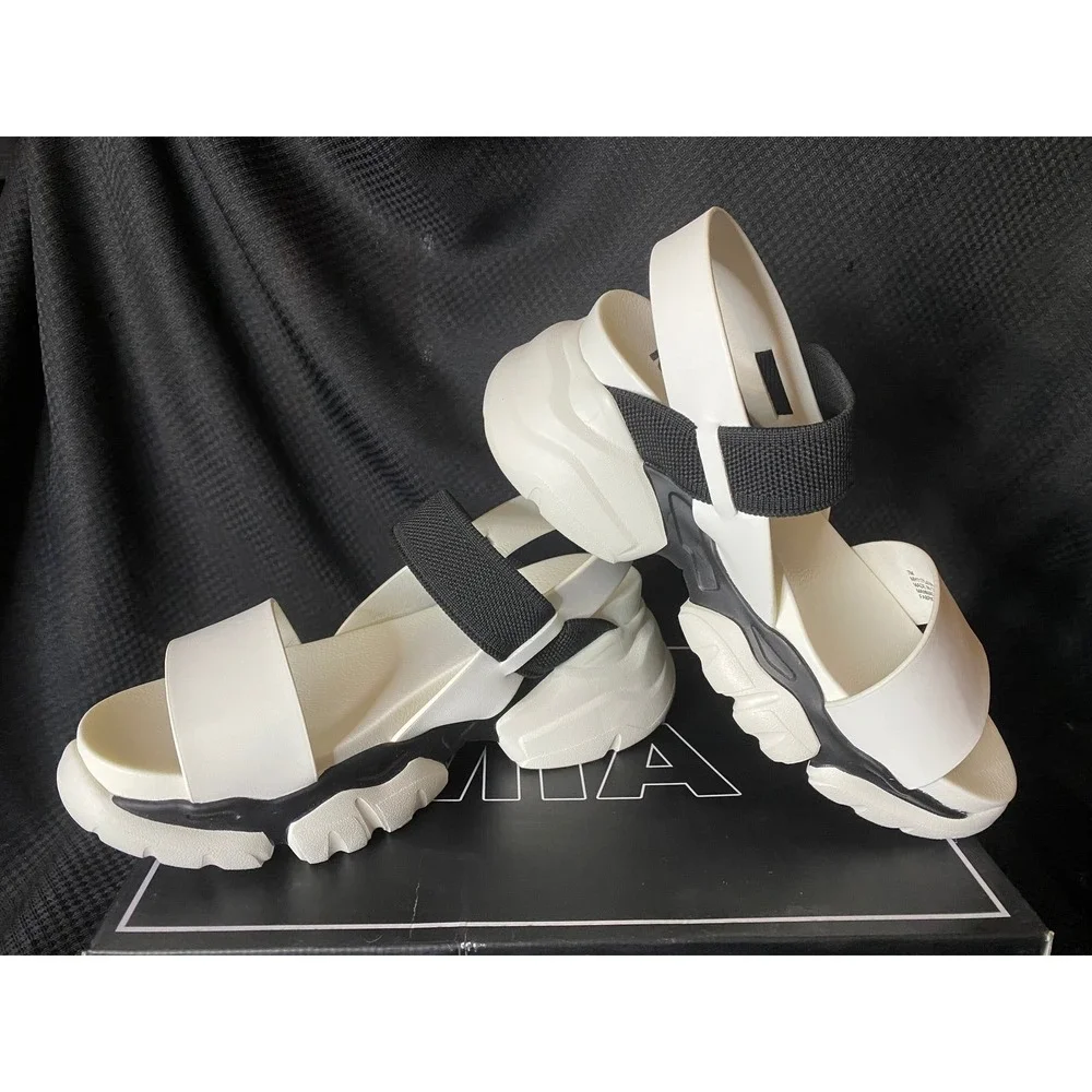 MIA Ariah White Black Chunky Platform Lug Sole Sandals Woman's Size 10M New